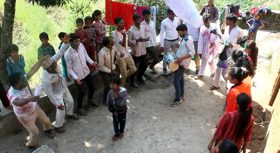 holi.jpg