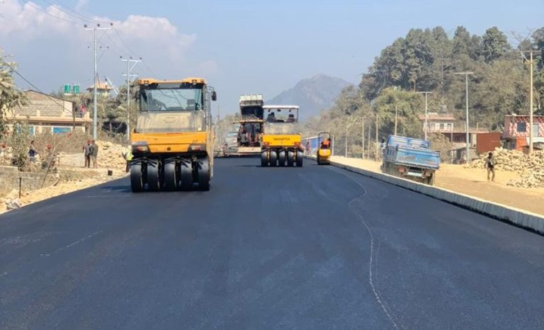 पोखरा–मुग्लिन सडकको पश्चिम खण्डमा धमाधम काम