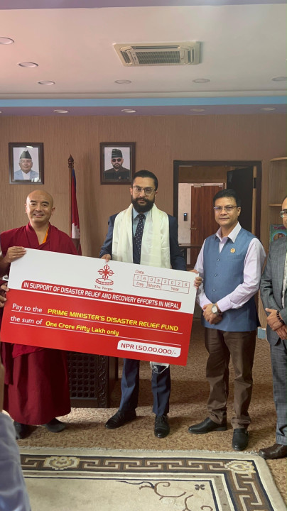 बाढीप्रभावितका लागि गुरु रिम्पोछेद्वारा एक करोड ५० लाख सहयोग