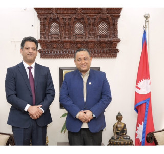 परराष्ट्रमन्त्री खनालसँग पाकिस्तानी राजदूत खानले गरे शिष्टाचार भेटवार्ता