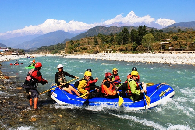 र्‍याफ्टिङमा पोखराको अपर सेतीमा पर्यटकको आकर्षण